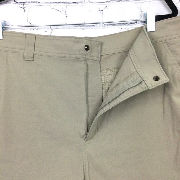 Columbia Men’s Omni-shield Advanced Repellency Flat Front Casual Tan Shorts 40 - Picture 3 of 13